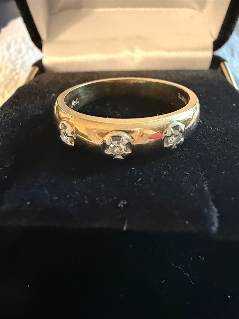 Solid 14 K Gold Everbrite 4.92 Grams 3 Stone Diamond Wide Cigar Band